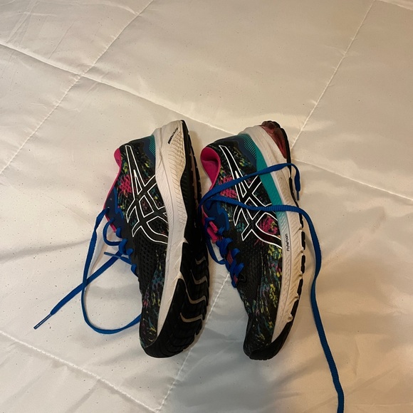 ASICS Women's Black and Pink Athletic Shoes - Picture 2 of 8